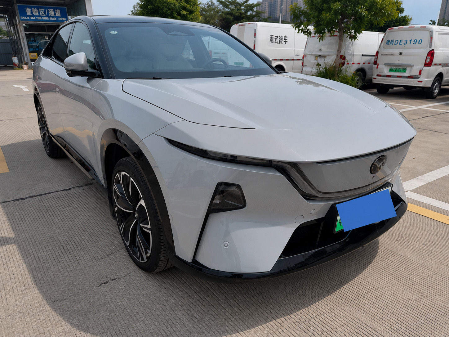 Mazda EZ-60 — zdjęcie modelu z materiałów LUM