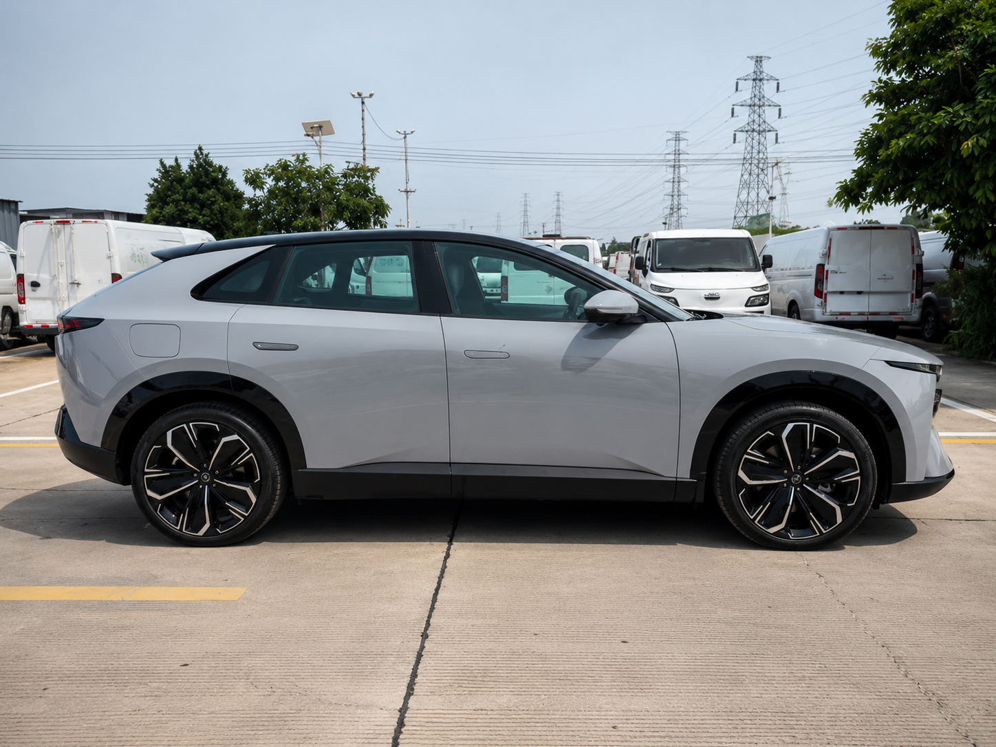 Mazda EZ-60 — profil samochodu z materiałów LUM